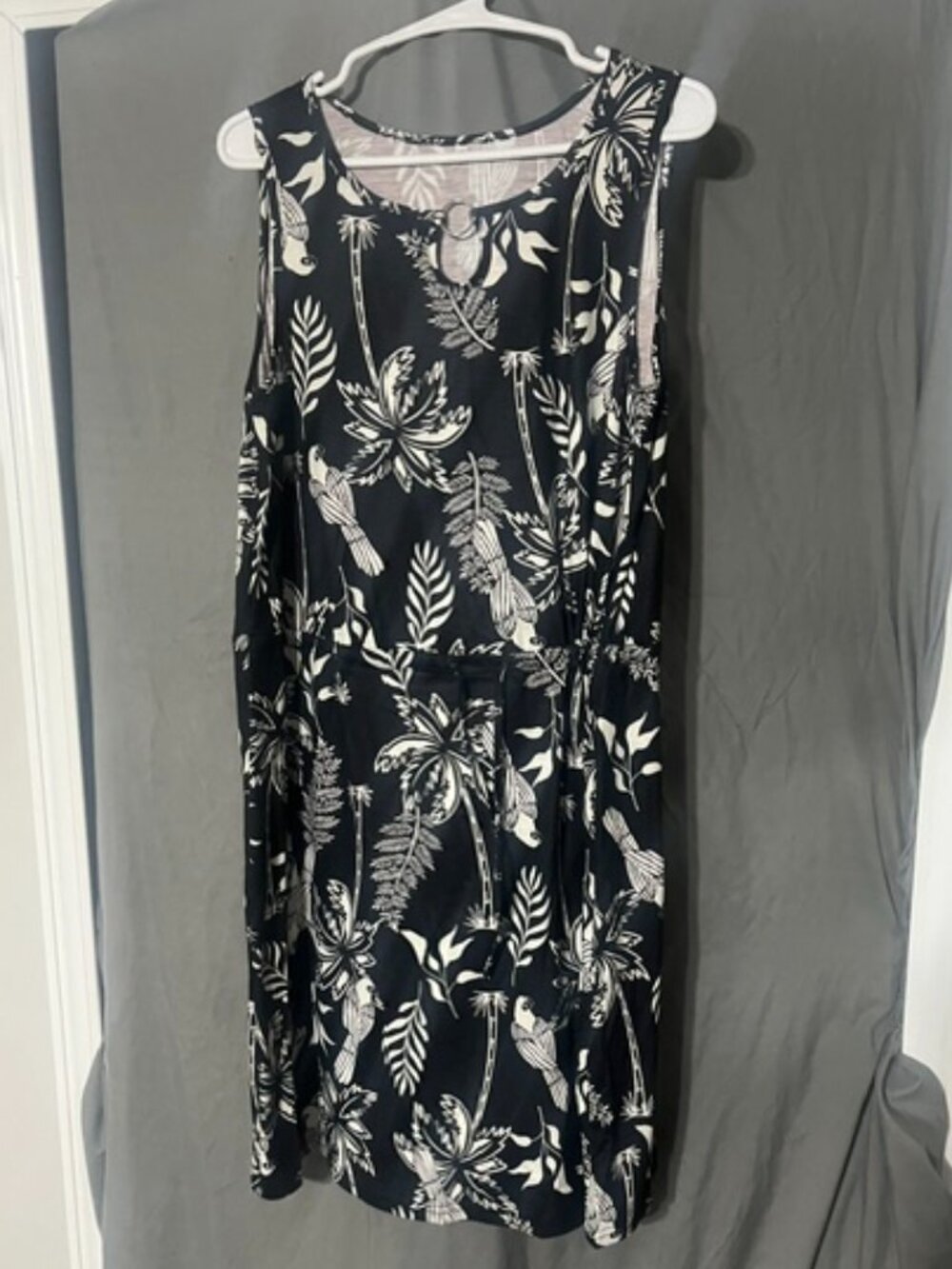 New Exclusive Everyday Tropical Botanical Drawstring-Waist Sleeveless Dress